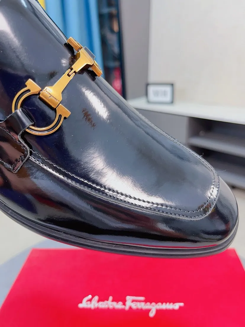 Men's shoes 💰500🌸🌸Water dyed cowhide 🆘[Salvatore Ferragamo] Ferragamo's latest casual business leather shoes for men! Available at counters simultaneously! The fabric is made of specially imported original suede calfskin, and the interior is made of imported water-dyed cowhide. It is absolutely luxurious and leads the fashion trend. Matching code: 38-44 45 customized